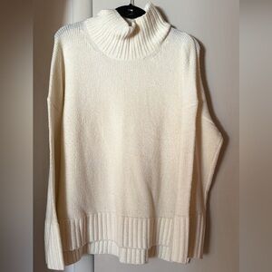 Abercrombie & Fitch Ivory Turtleneck Sweater